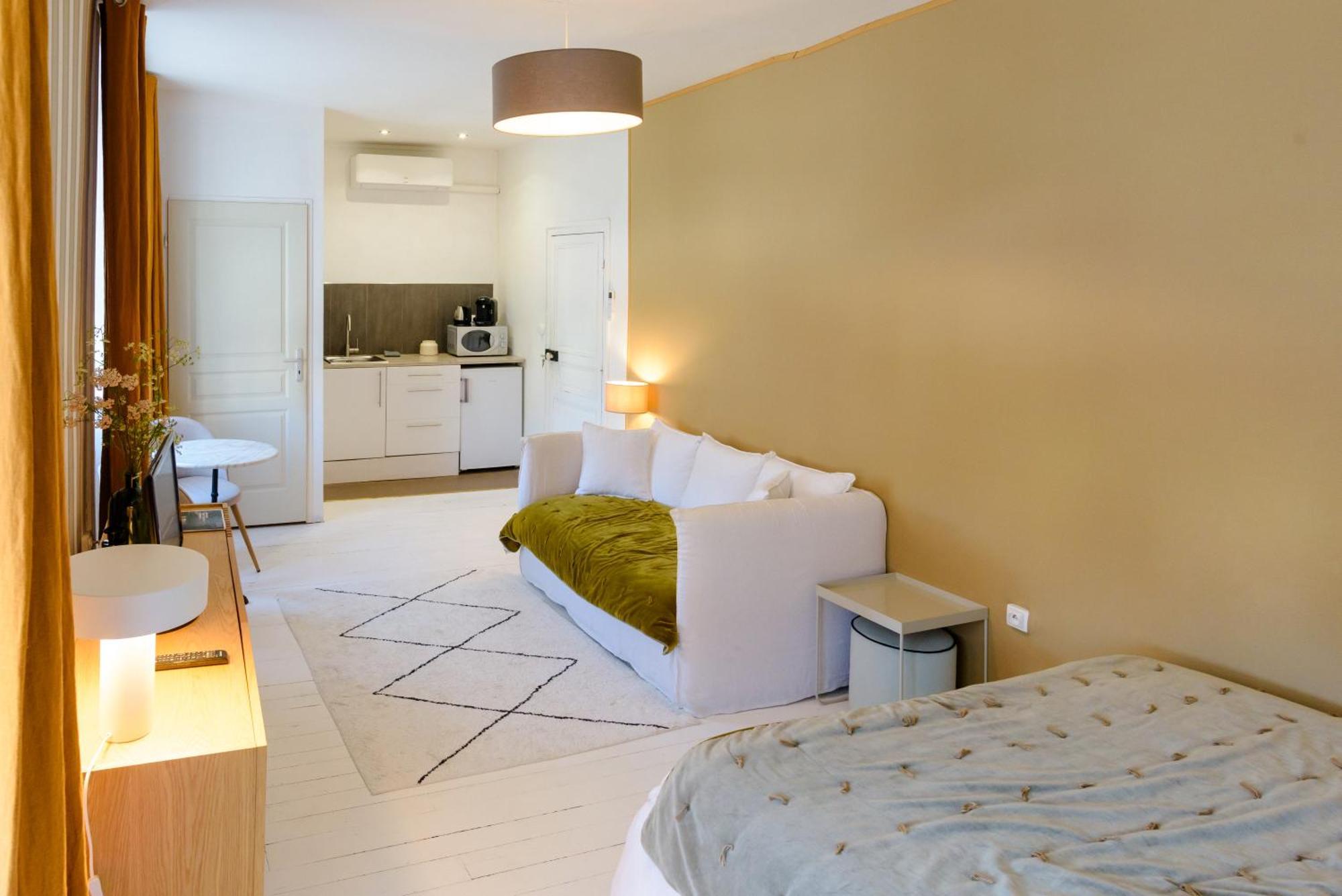 Hotel Aux Couleurs De Neuvy Zewnętrze zdjęcie